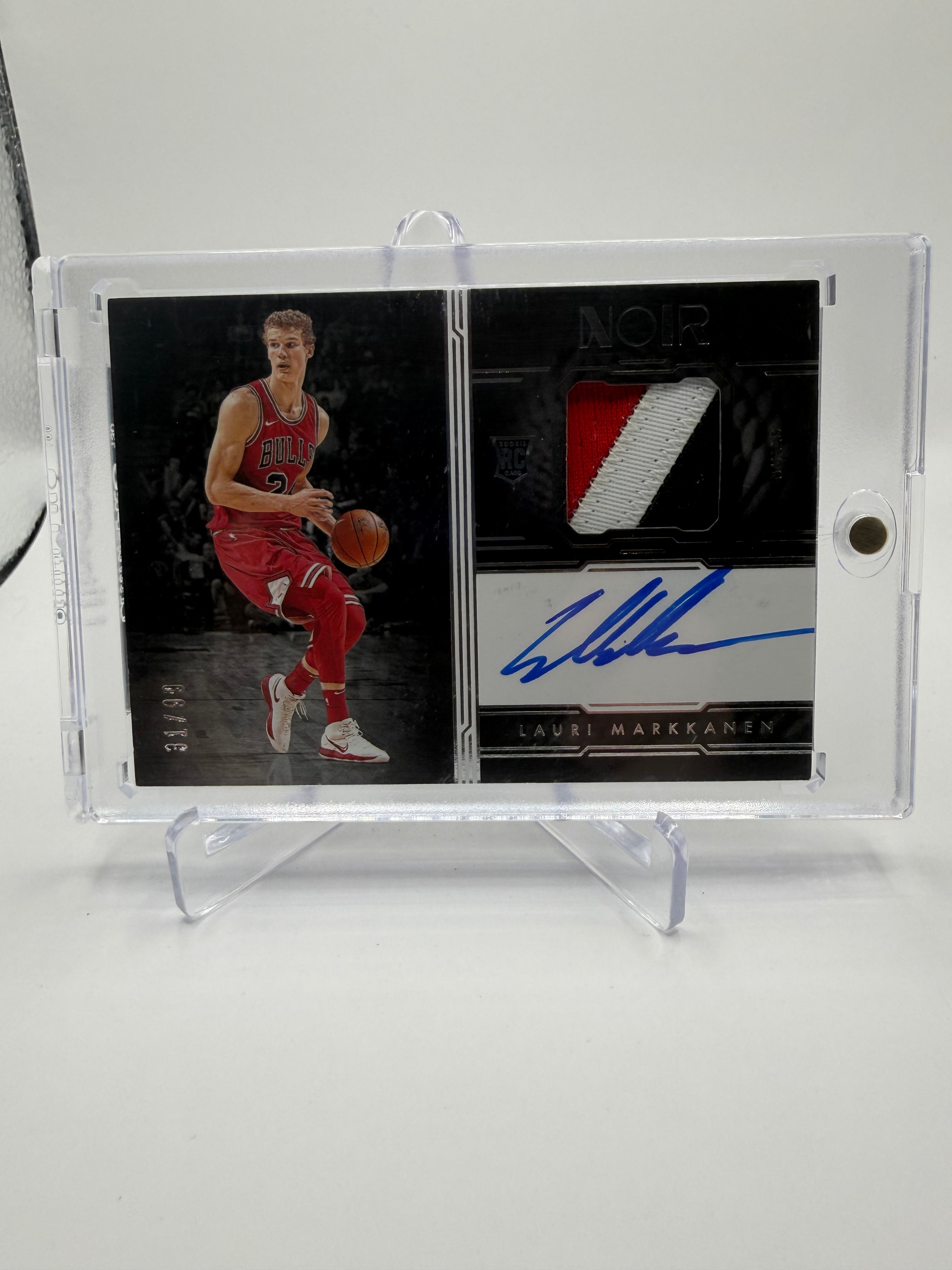 2017-18 Panini Noir Basketball Lauri Markkanen Rookie Patch Autograph #357 /99