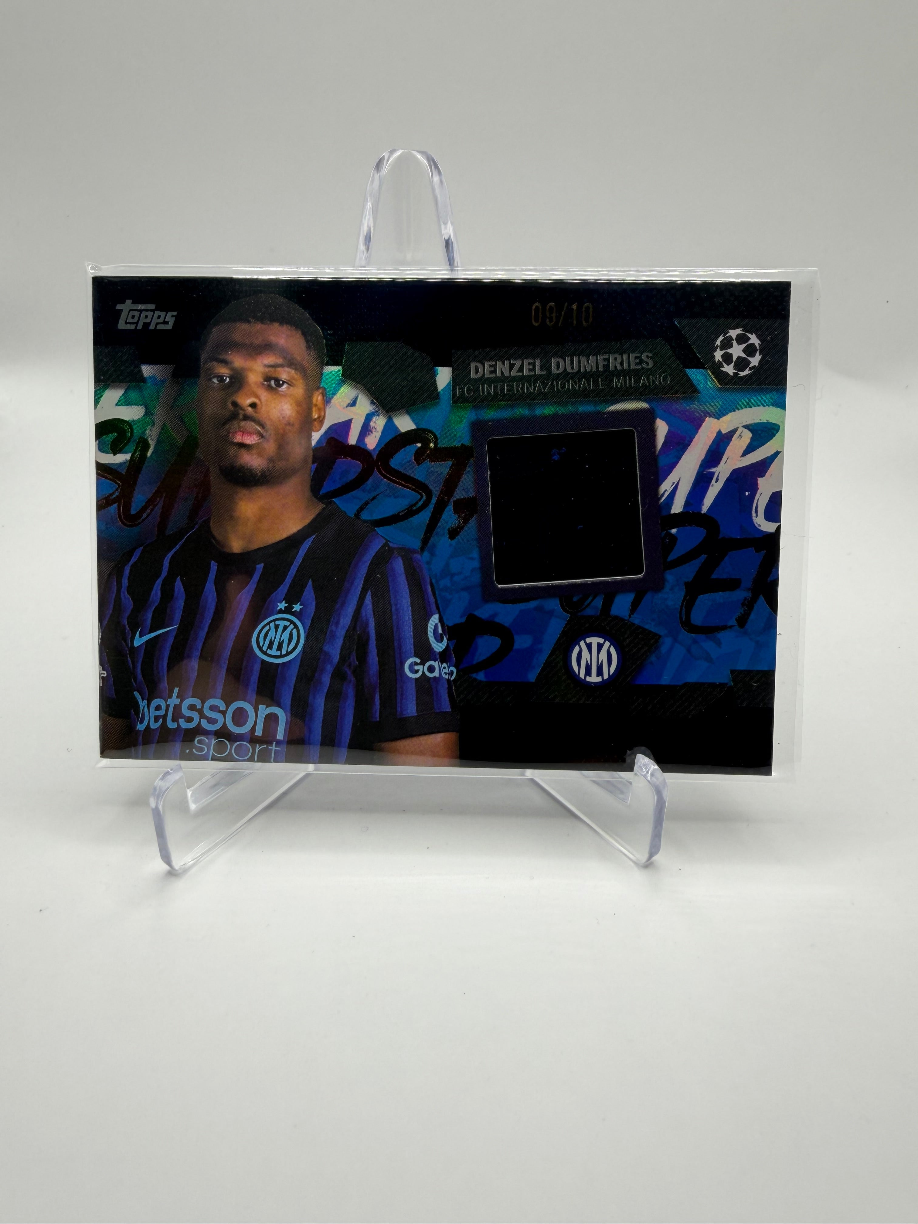2025/26 Topps UEFA Club Competitions Superstar Relic Denzel Dumfries Match-Worn Relic Black Parallel /10